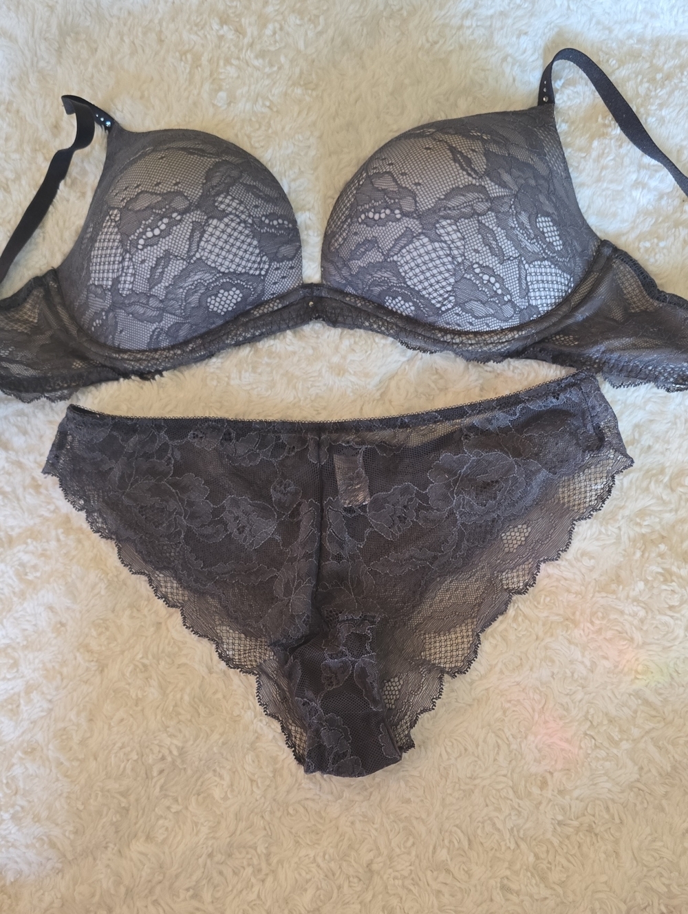 Victoria's Secret Biofit Lace Underwire Bra & Bikini Set